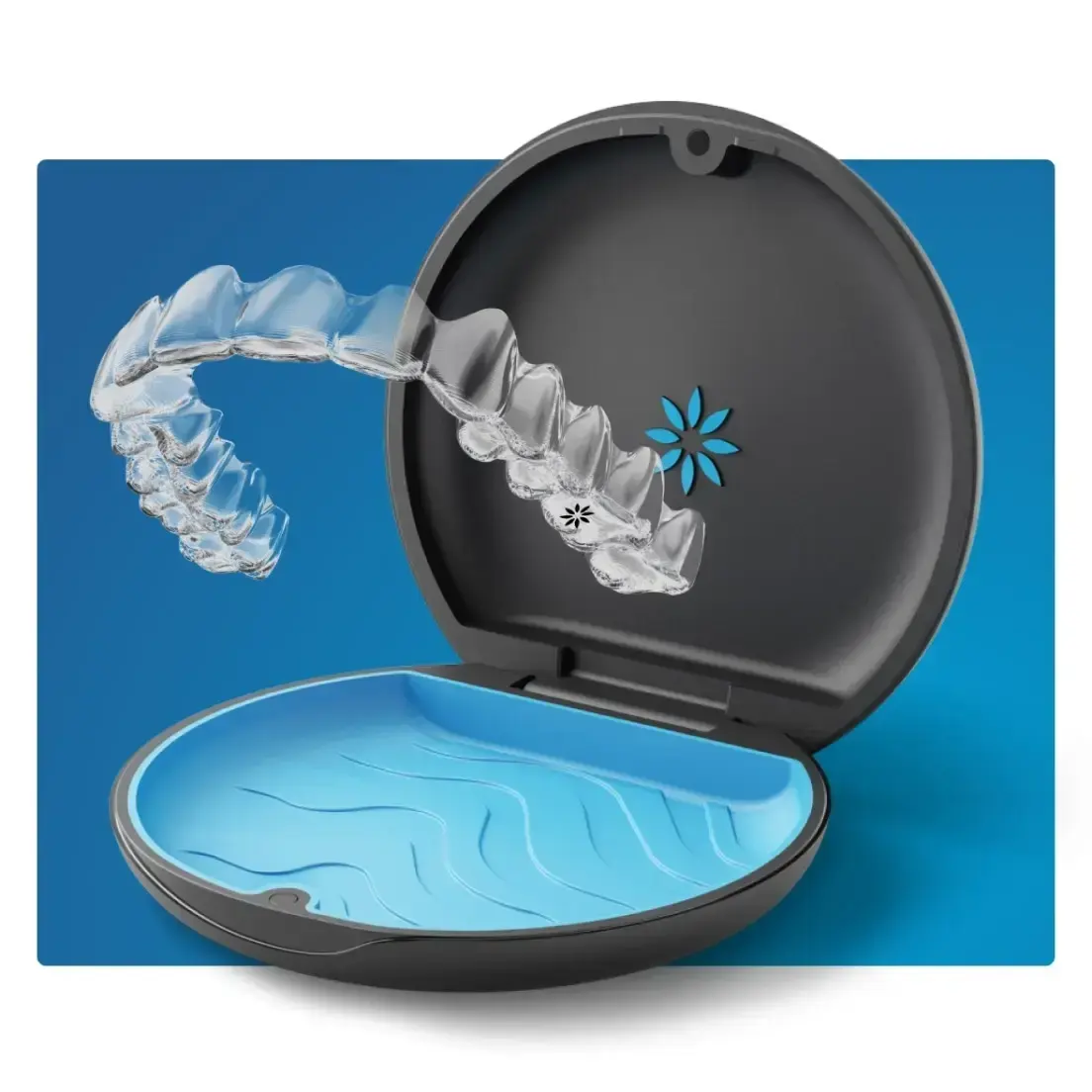 Renderização de alinhador invisível Invisalign flutuando sobre estojo aberto preto e azul. Tecnologia ortodôntica em Feira de Santana com Dra. Camila Freitas.